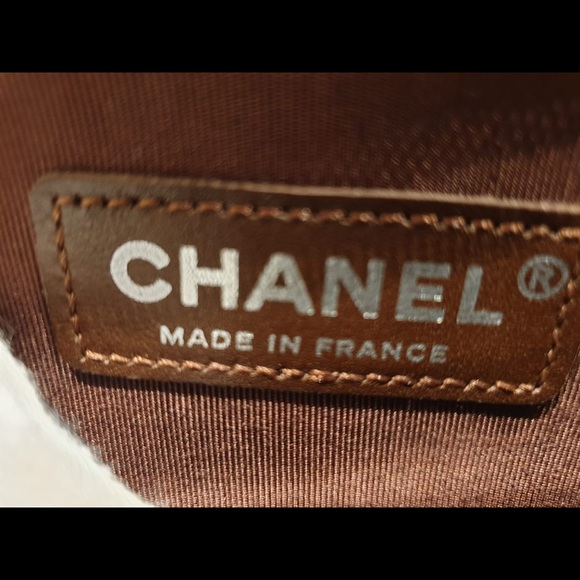 Chanel Large Boy Bag - Picture 9 of 16